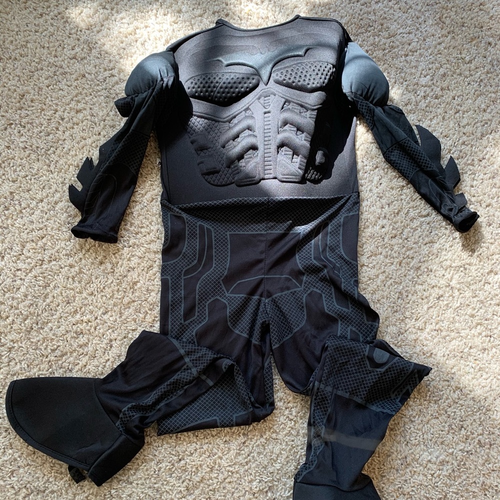 Batman Costume. - Picture 2 of 4